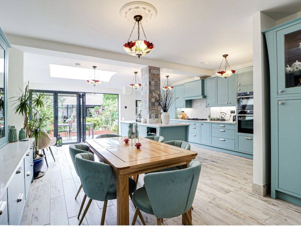 4 Bed Terraced House For Sale In Firs Park Avenue Winchmore Hill 4-bed-terraced-house-for-sale-in-firs-park-avenue-winchmore-hill