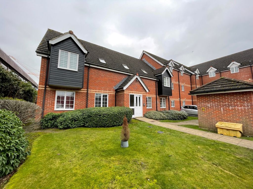 2 bed flat to rent in Bartholomew Street, Newbury RG14 Zoopla