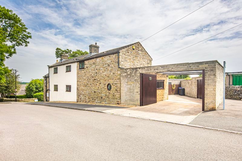 3 bed semidetached house for sale in Greaves Lane, Stannington