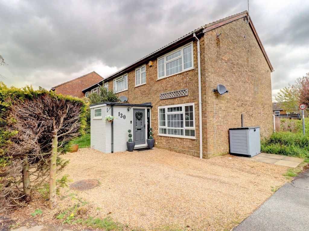 3 bed end terrace house for sale in Wrights Lane, Prestwood, Great