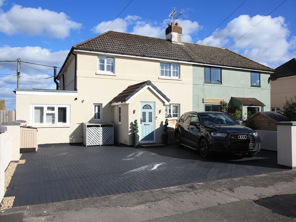 4 bed semidetached house for sale in Kings Avenue, Highworth SN6 Zoopla