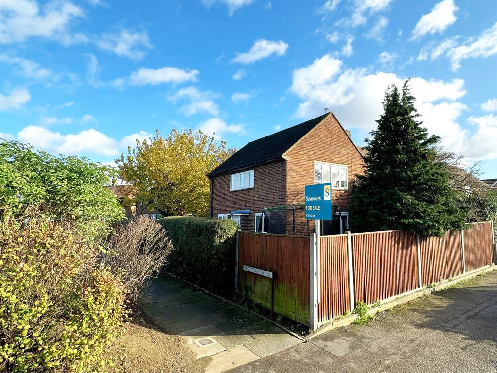 3 bed end terrace house for sale in Stanwell, Surrey TW19, £440,000 Zoopla