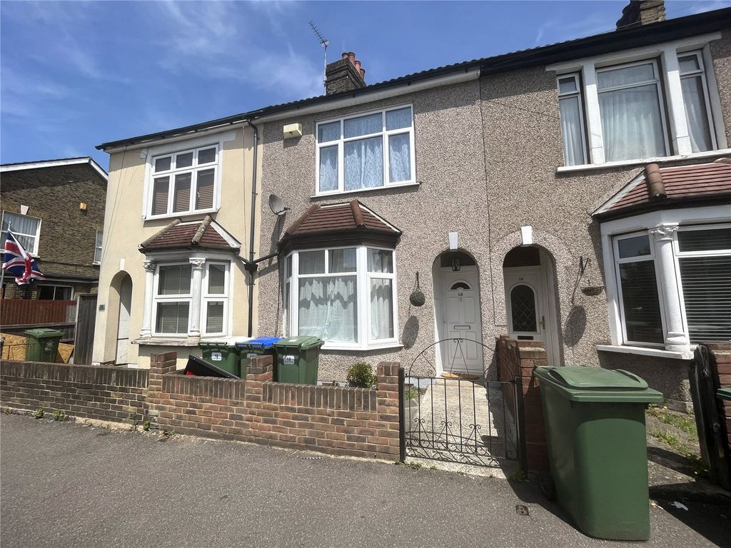 3 bed terraced house to rent in Brook Street, Erith DA8 Zoopla