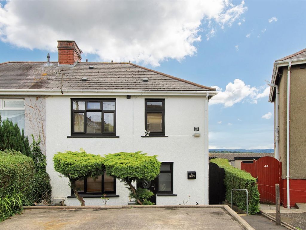 3 bed property for sale in Heolddu Crescent, Bargoed CF81, £189,950