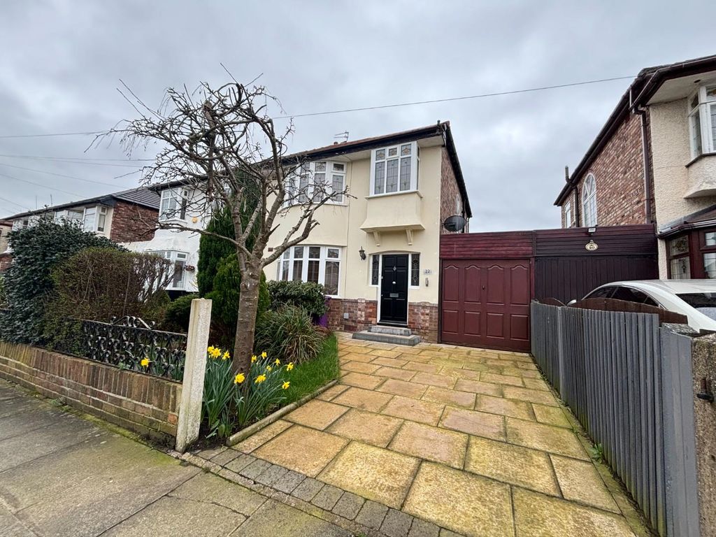 3 bed semidetached house to rent in Edgemoor Road, West Derby