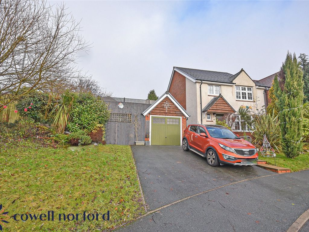 4 bed detached house for sale in Floyd Close, Wardle, Rochdale OL12, £