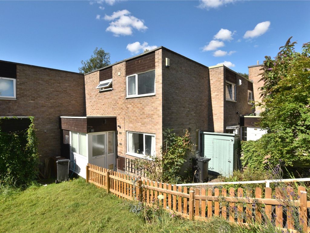 2 bed terraced house for sale in Gledhow Wood Close, Leeds, West