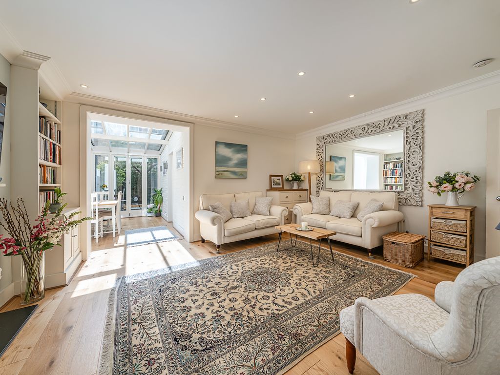 2 bed flat for sale in Alderney Street, London SW1V, £950,000 Zoopla