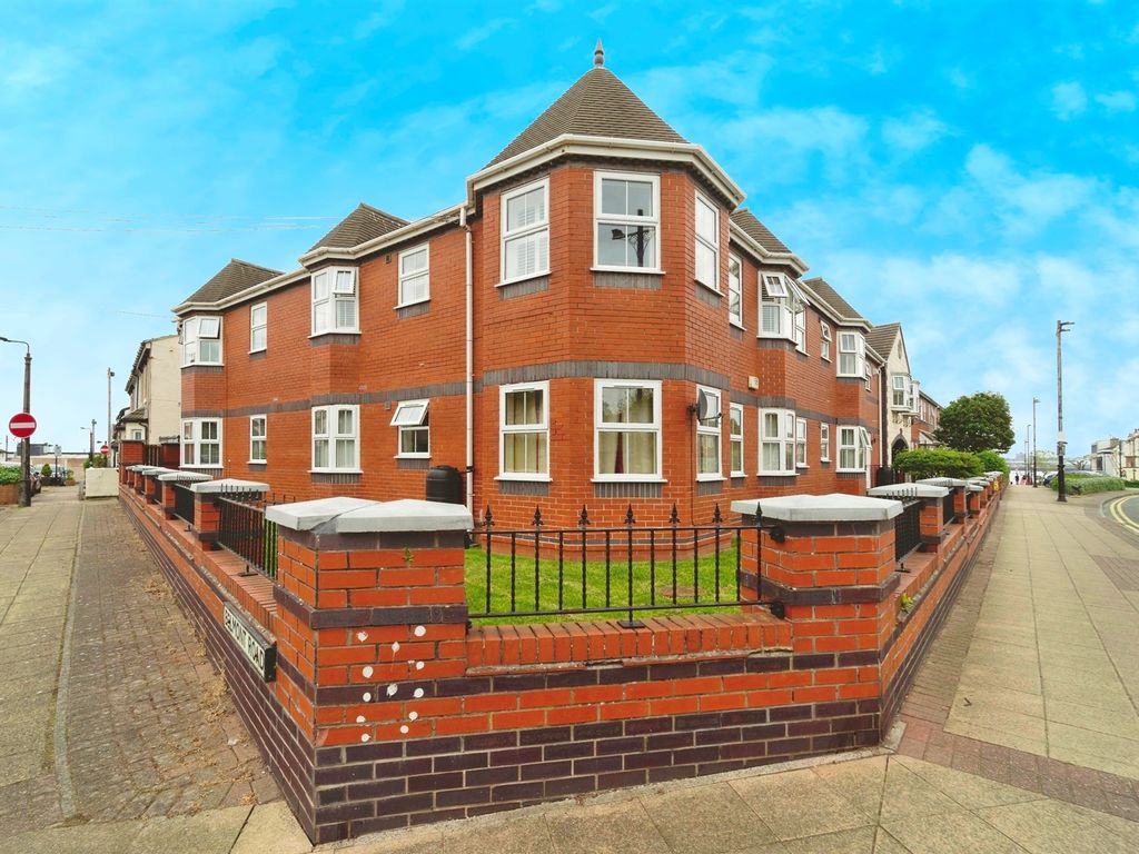 2 bed flat for sale in Victoria Parade, New Brighton, Wallasey CH45, £