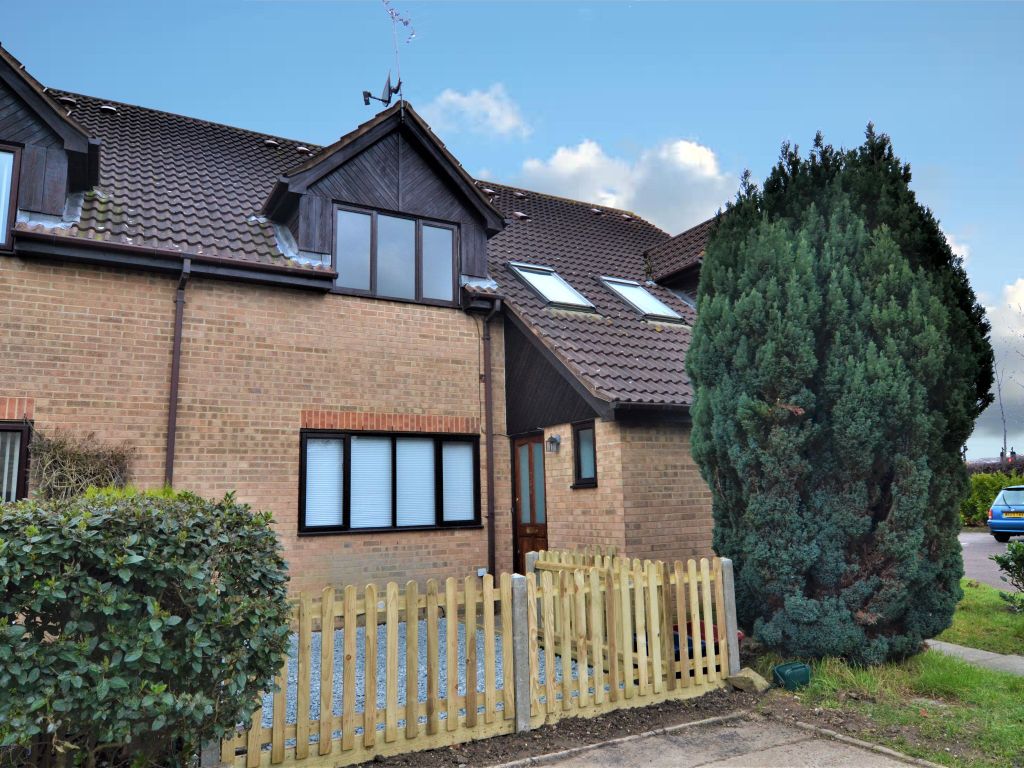 2 bed detached house to rent in Varsity Drive, Twickenham, UK TW1, £