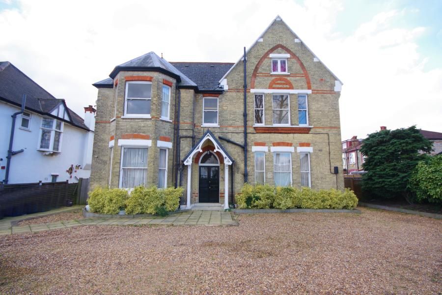 3 bed flat to rent in Long Lane, London N3 Zoopla