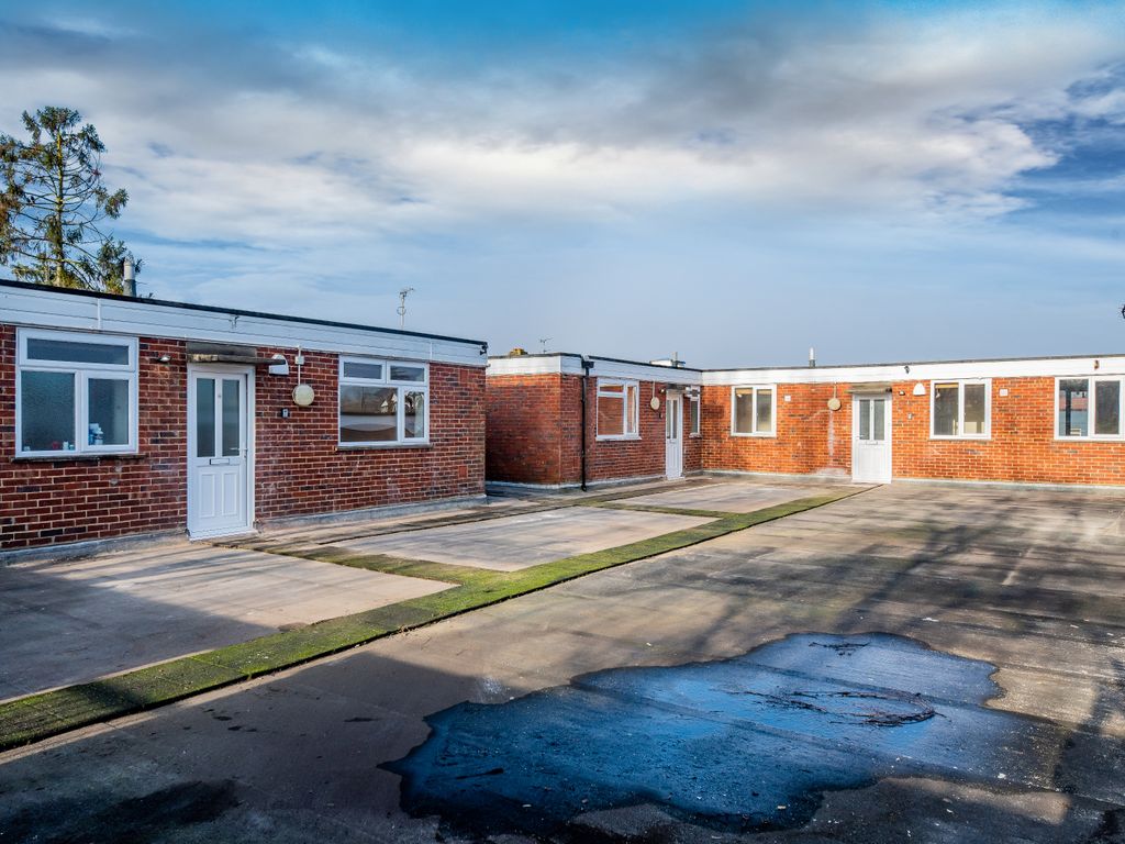 2 bed flat to rent in The Square, Bagshot GU19 Zoopla