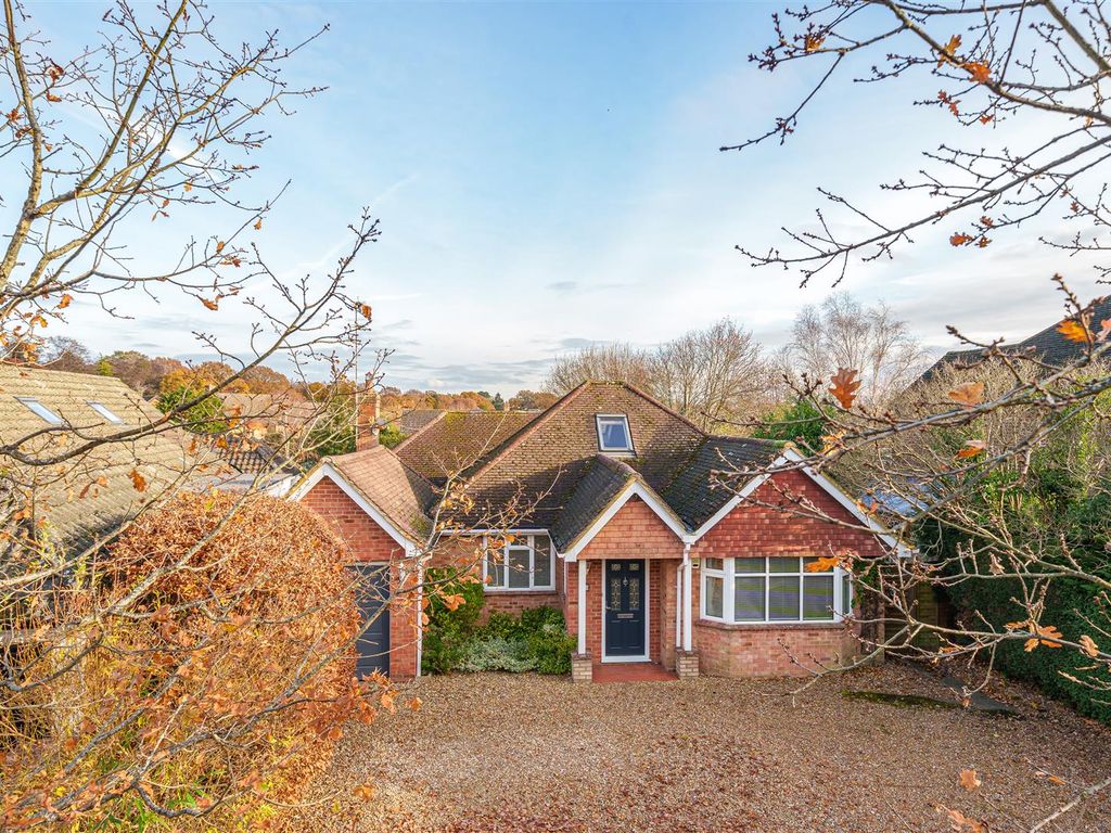 3 bed bungalow for sale in Bearwood Road, Wokingham, Berkshire RG41, £