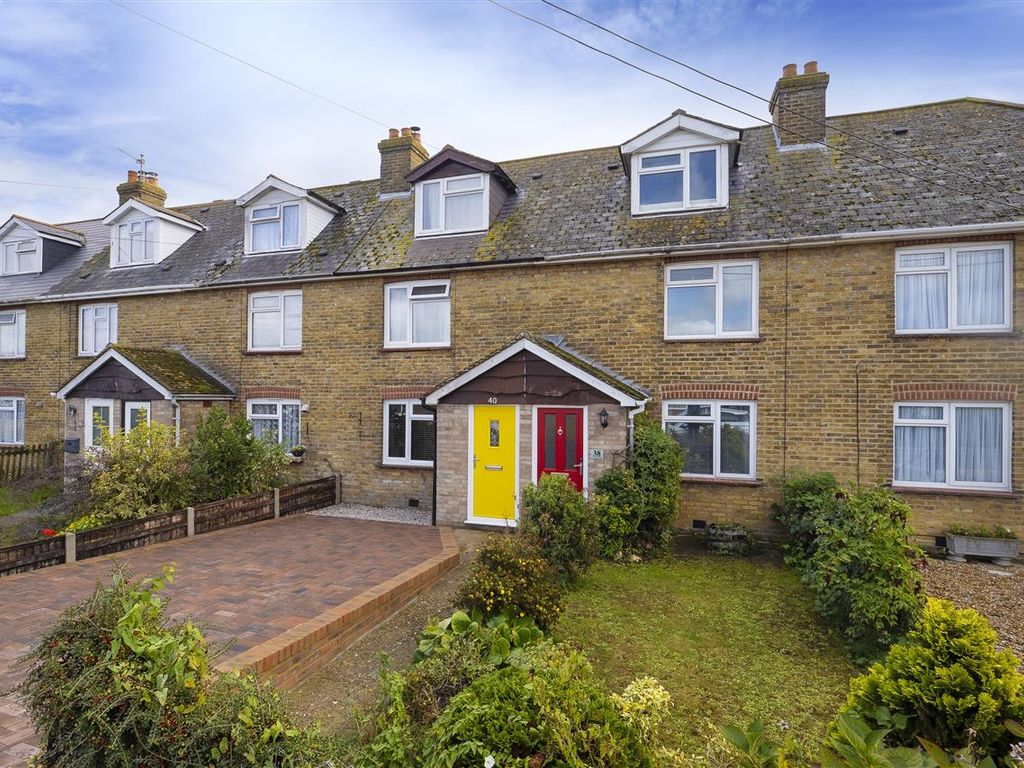 3 bed terraced house for sale in Courtenay Road, Dunkirk, Faversham