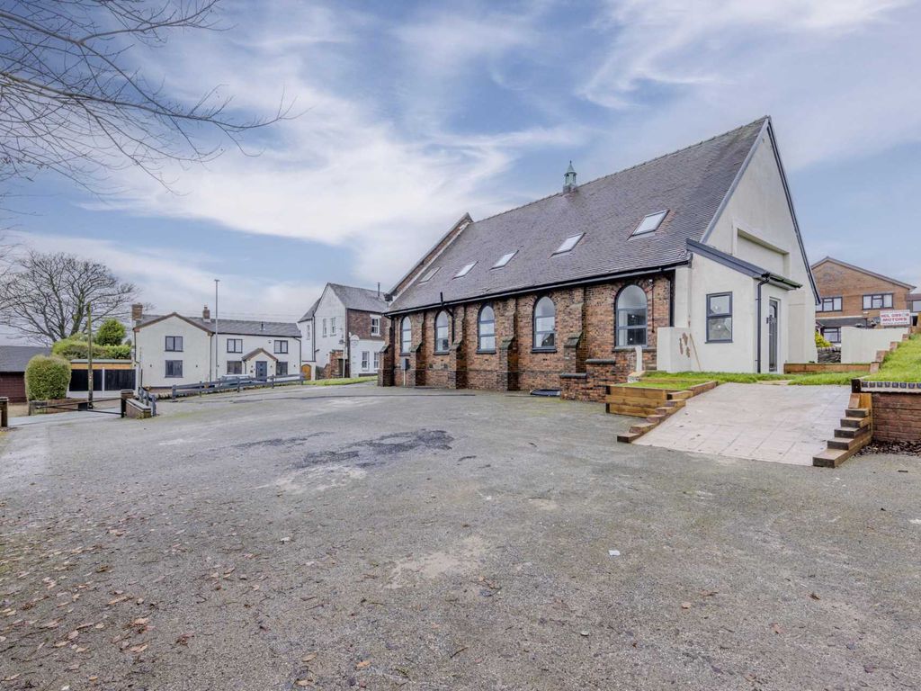 3 bed semidetached house for sale in Chapel Lane, Harriseahead, Stoke