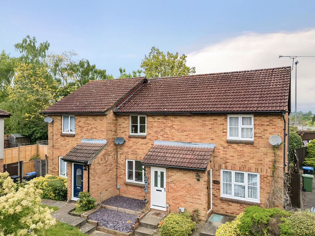3 bed terraced house for sale in Wych Hill Park, Woking GU22, £425,000