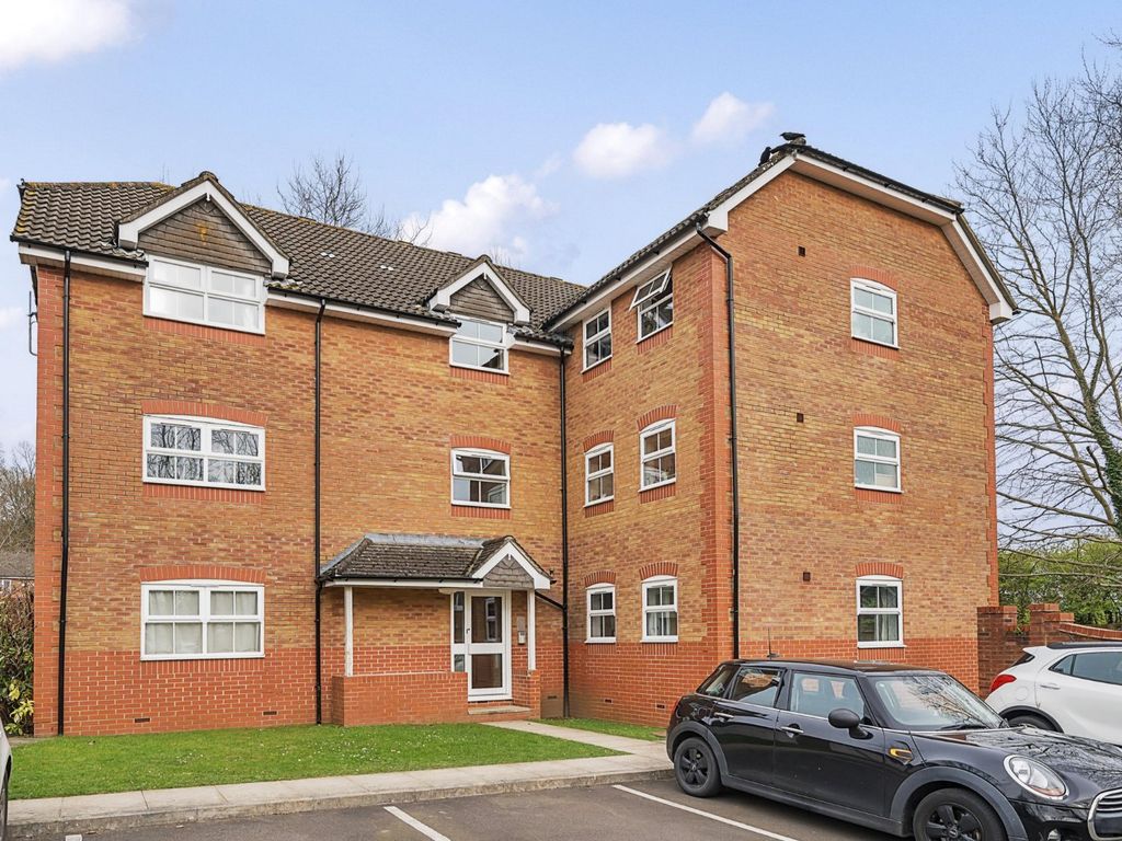 2 bed flat for sale in Chelveston Crescent, Aldermoor, Southampton SO16, £160,000 Zoopla