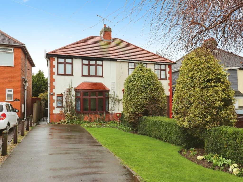 3 bed detached house for sale in Nuneaton Road, Bulkington, Bedworth