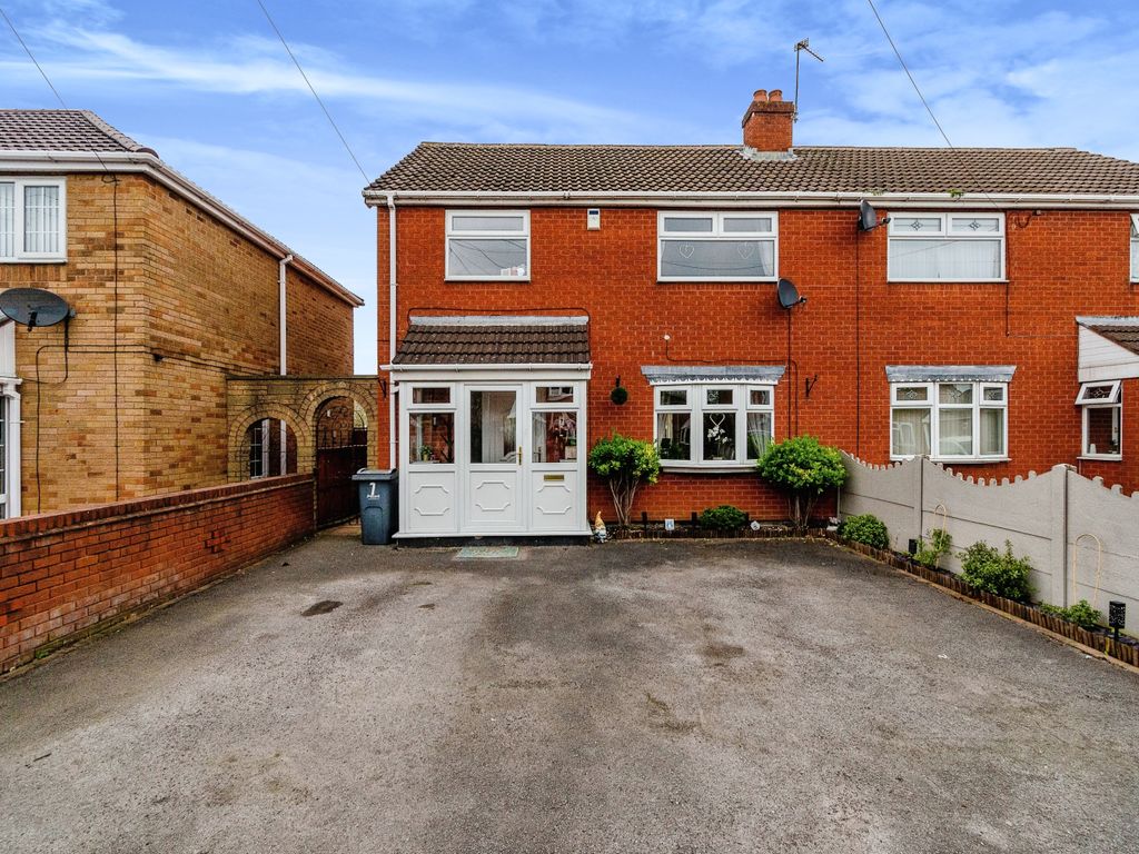 3 bed semidetached house for sale in Hillary Avenue, Wednesbury WS10
