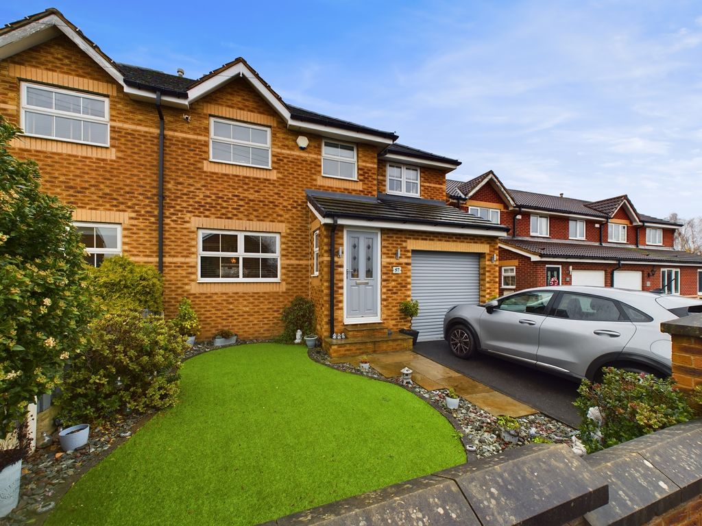 4 bed semidetached house for sale in Newland Avenue, Cudworth