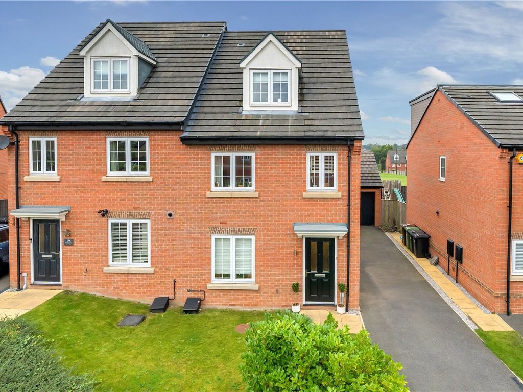 4 bed semidetached house for sale in Royal Birkdale Way, Rothwell