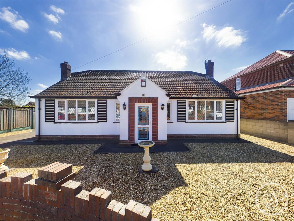 2 bed bungalow for sale in Lyndhurst Road, Scholes, Leeds LS15, £