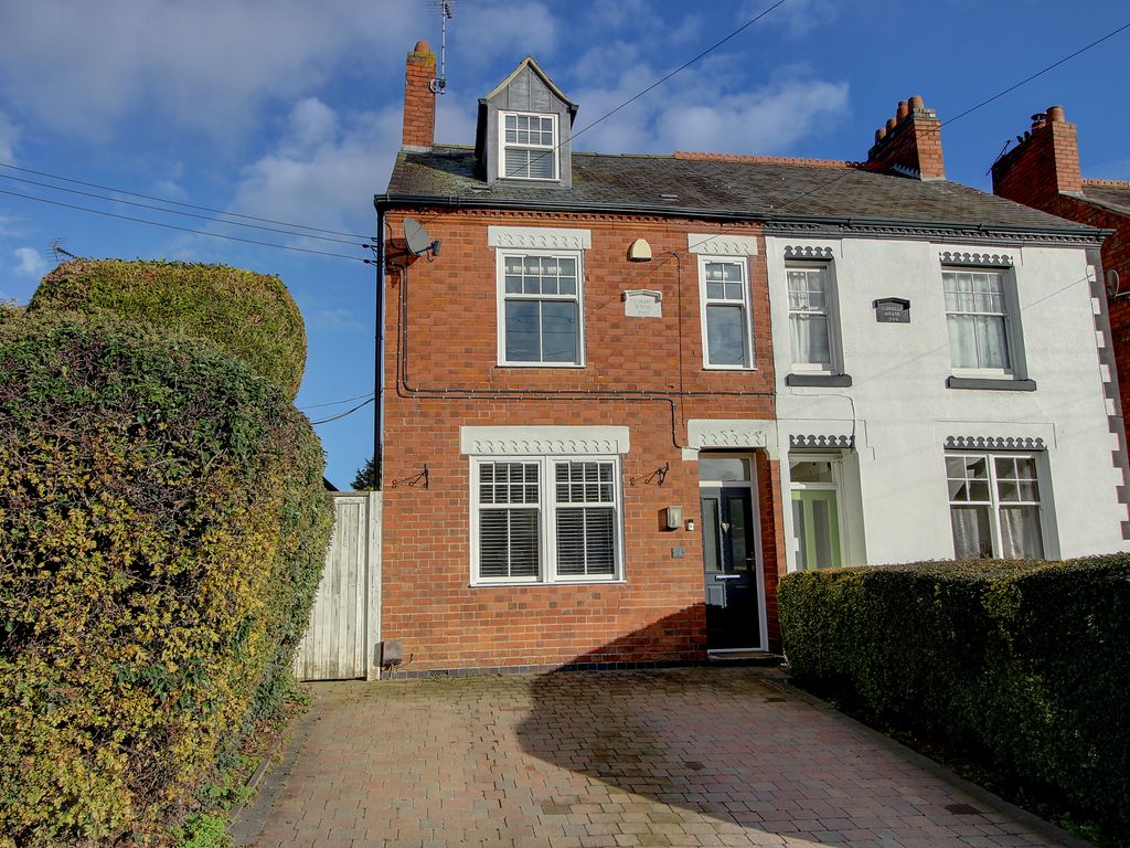 4 bed semidetached house for sale in Coventry Road, Sutton In The Elms