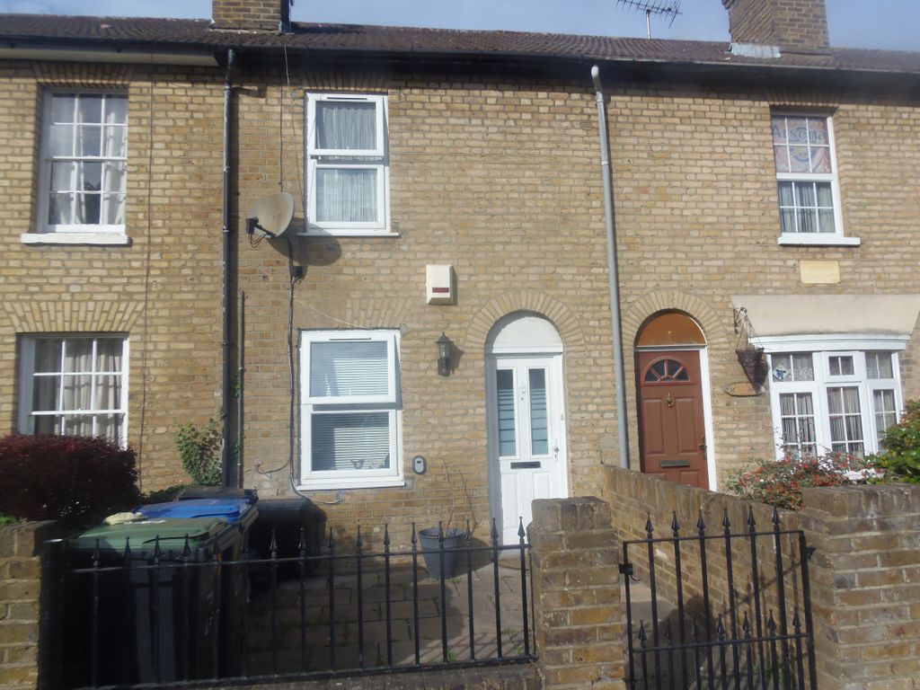 2 bed terraced house to rent in South Ordnance Road, Enfield EN3, £