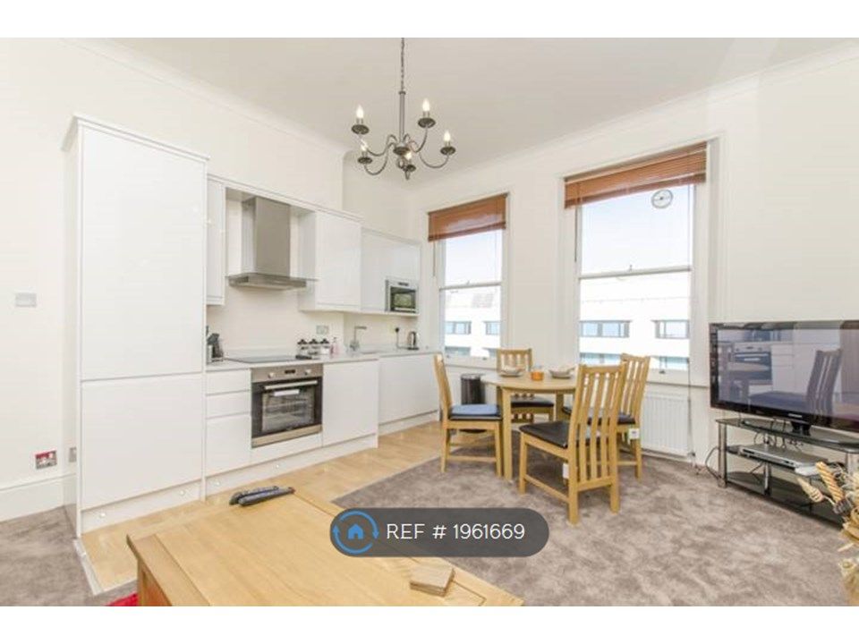 2 bed flat to rent in Cromwell Road, London SW5, £2,650 pcm Zoopla