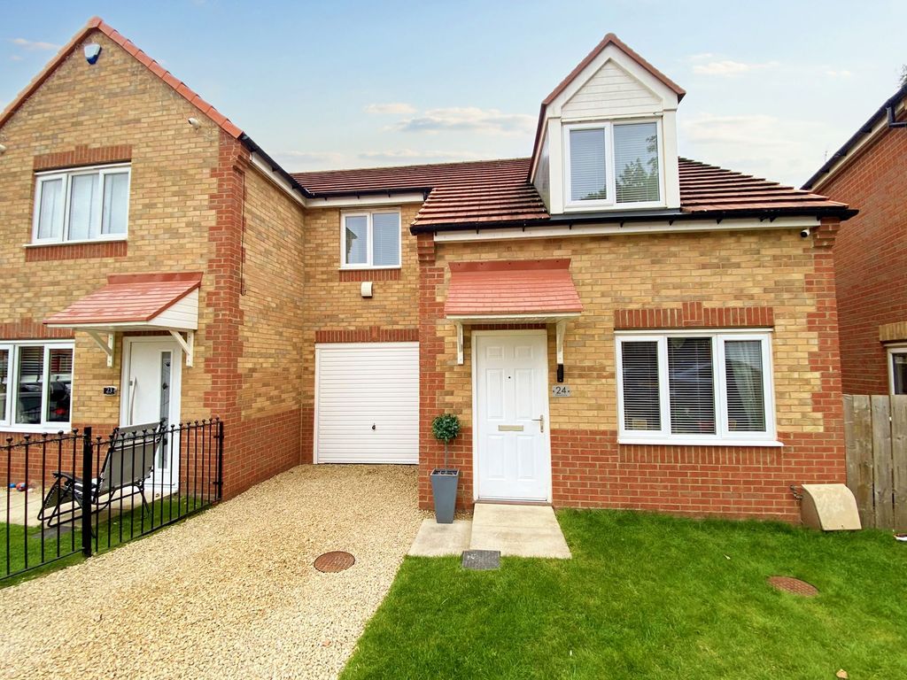 3 bed semidetached house for sale in Shinwell Drive, Peterlee SR8, £