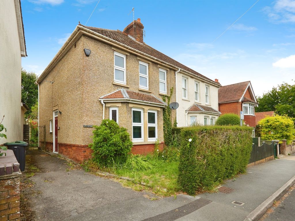 3 bed semidetached house for sale in Burford Avenue, Salisbury SP2, £