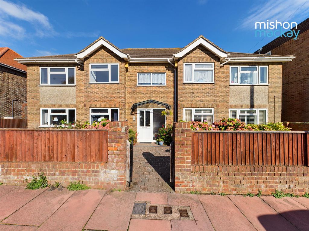 2 bed flat to rent in Reigate Road, Brighton BN1 Zoopla
