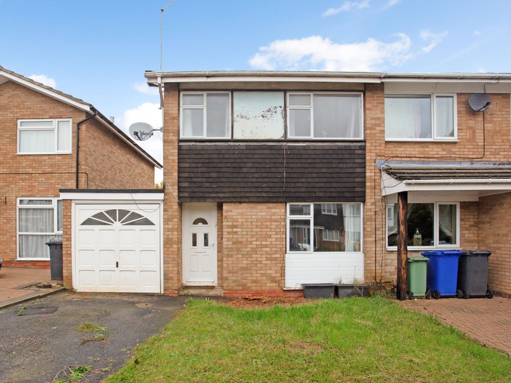 3 bed semidetached house for sale in Oak Close, Towcester NN12, £