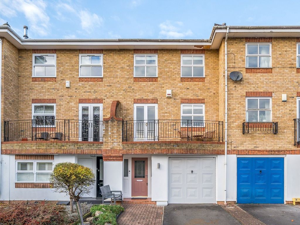 4 bed terraced house for sale in Northweald Lane, Kingston Upon Thames