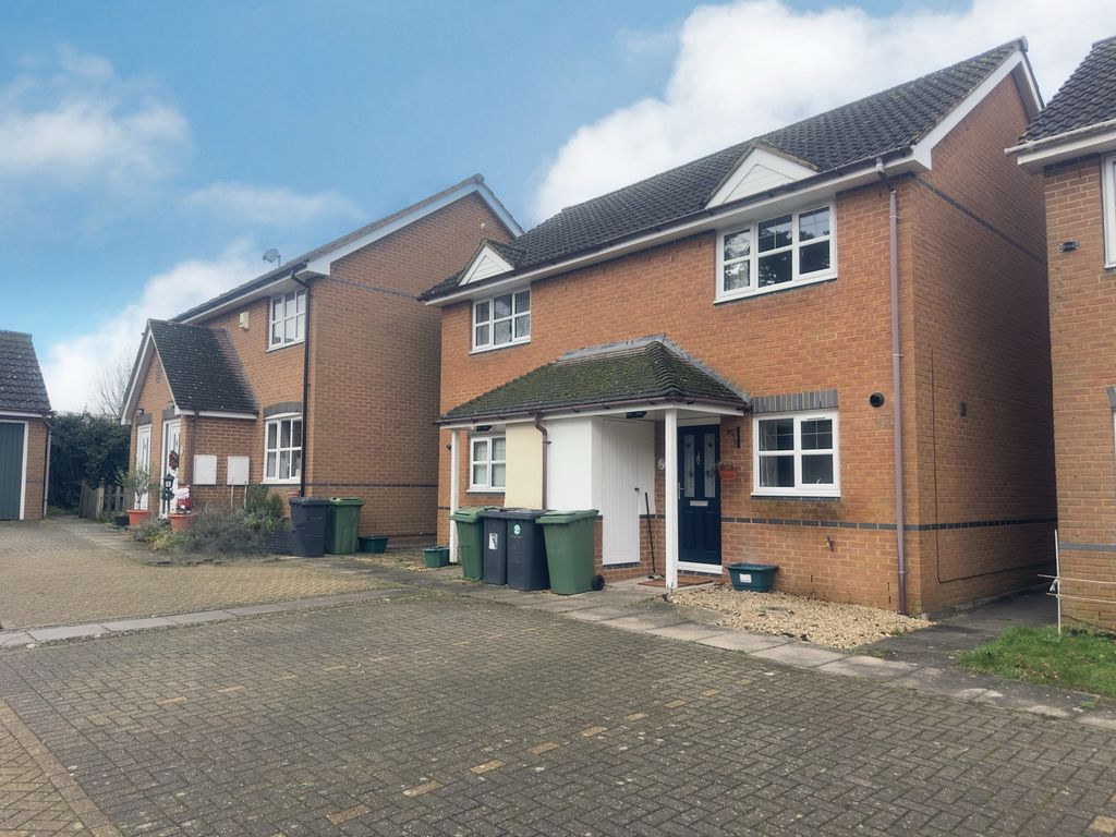 2 bed semidetached house to rent in St. Thomas Close, Basingstoke RG21
