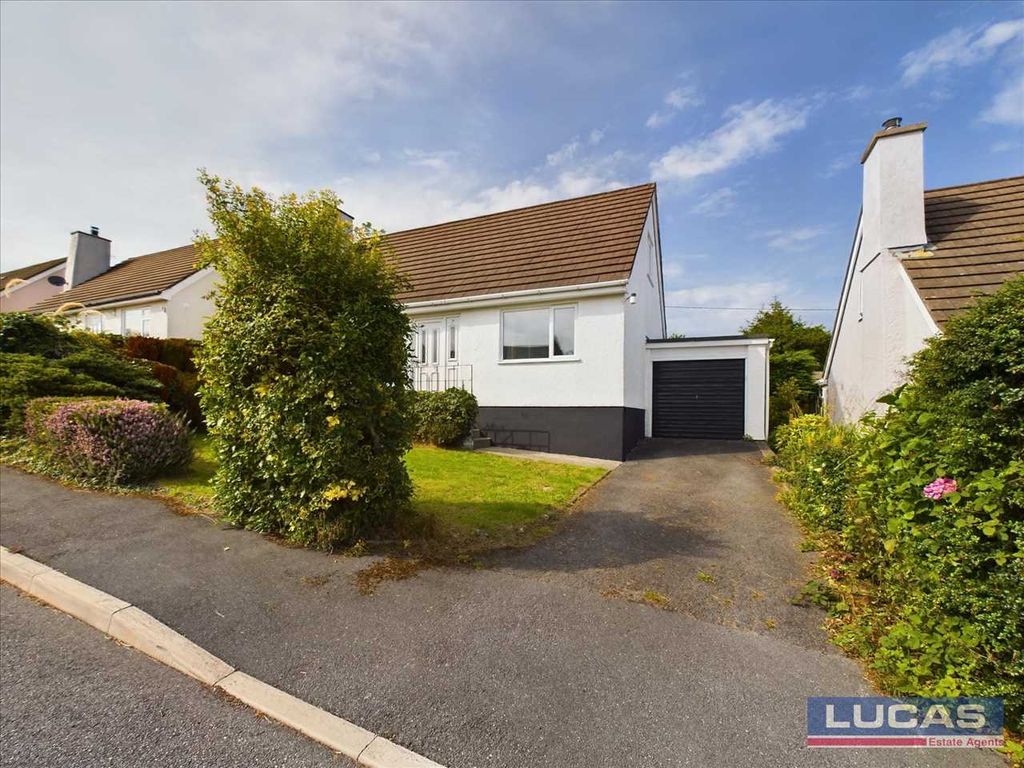 4 bed detached bungalow for sale in Maes Gwyn, Talwrn, Llangefni LL77