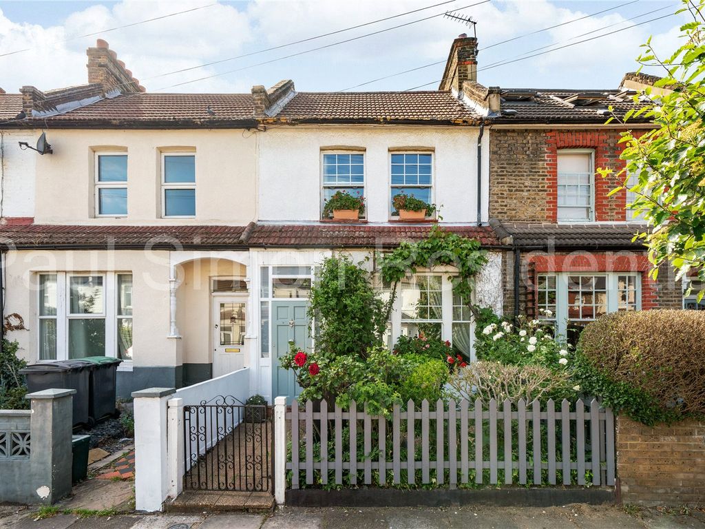 3 bed terraced house for sale in Avondale Road, London N15 Zoopla