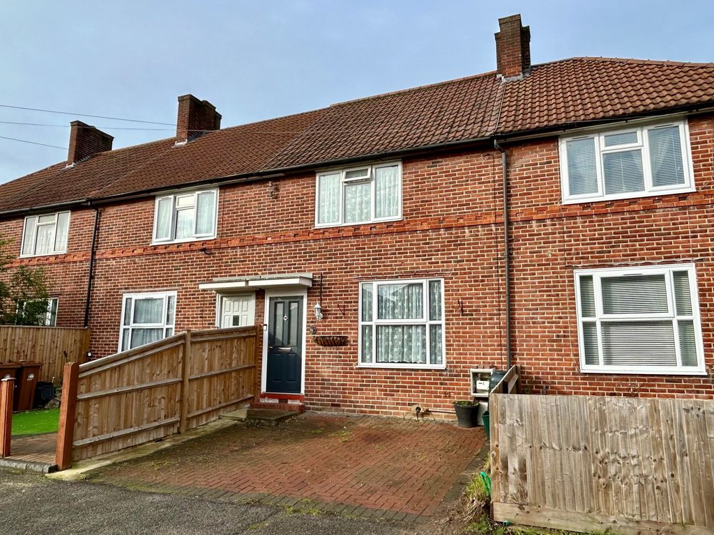 2 bed terraced house for sale in Wigmore Road, Carshalton SM5, £375,000