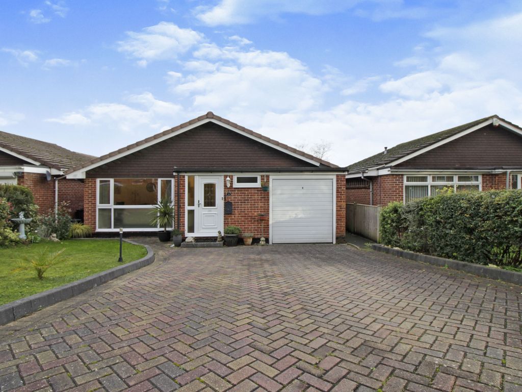 3 bed bungalow for sale in Ashley Close, Waterlooville PO8 Zoopla