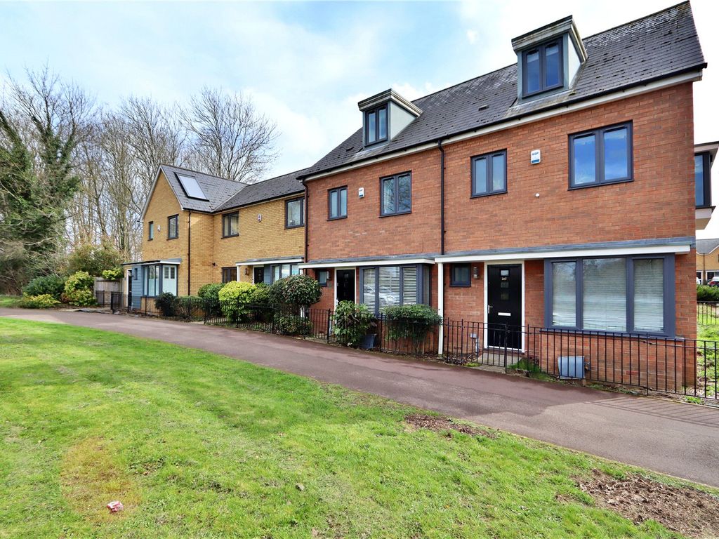 4 bed end terrace house for sale in Stratford Road, Wolverton, Milton