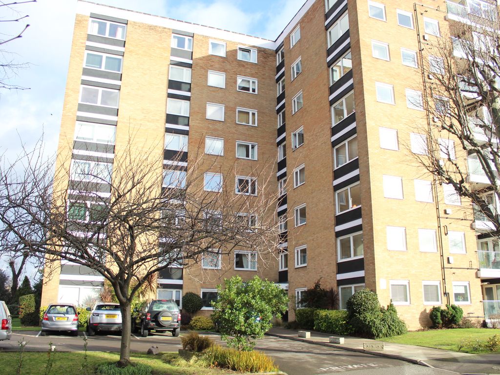 2 bed flat to rent in Grove Road, Surbiton KT6, £1,650 pcm Zoopla