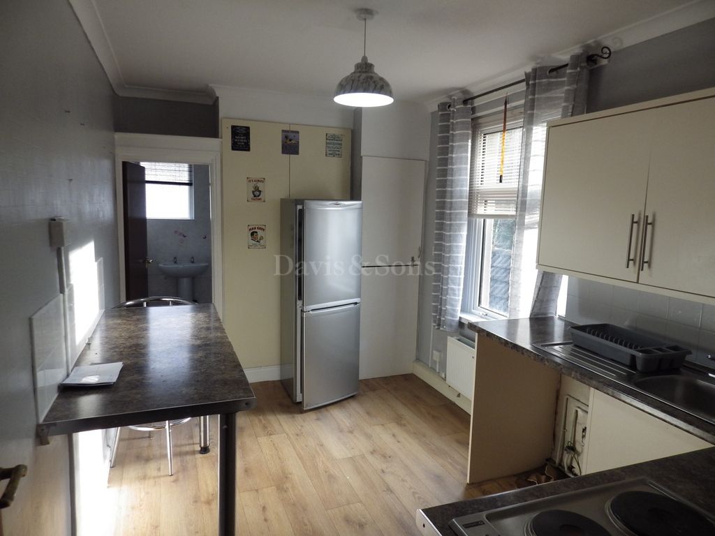 2 bed to rent in Victoria Buildings, High Street, Abercarn