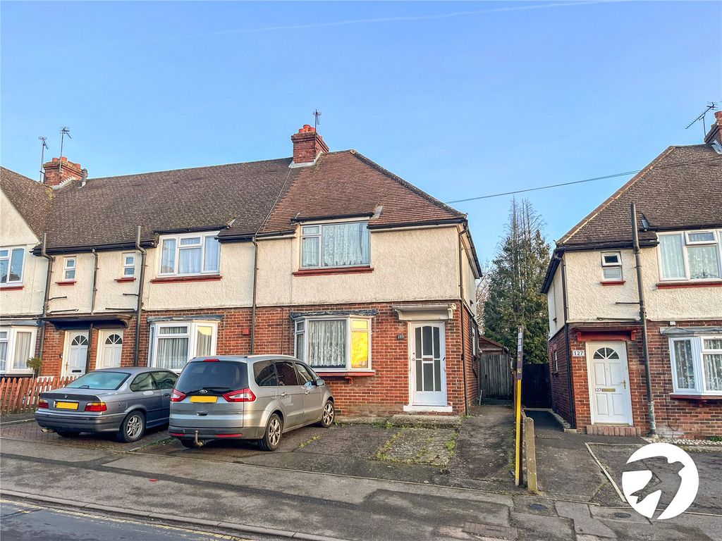 2 bed semidetached house for sale in South Park Road, Maidstone, Kent