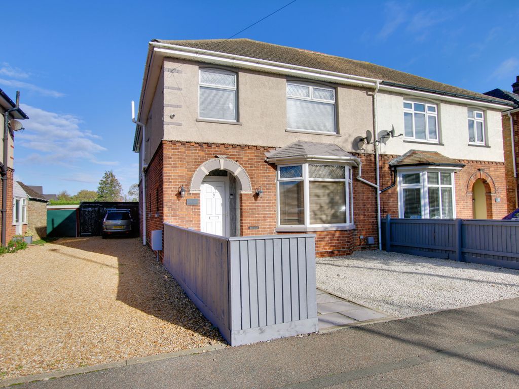 4 bed semidetached house for sale in Wisbech Road, March PE15, £
