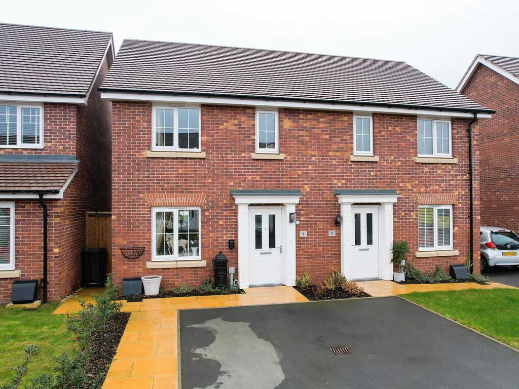 2 bed semidetached house for sale in Nonsuch Avenue,