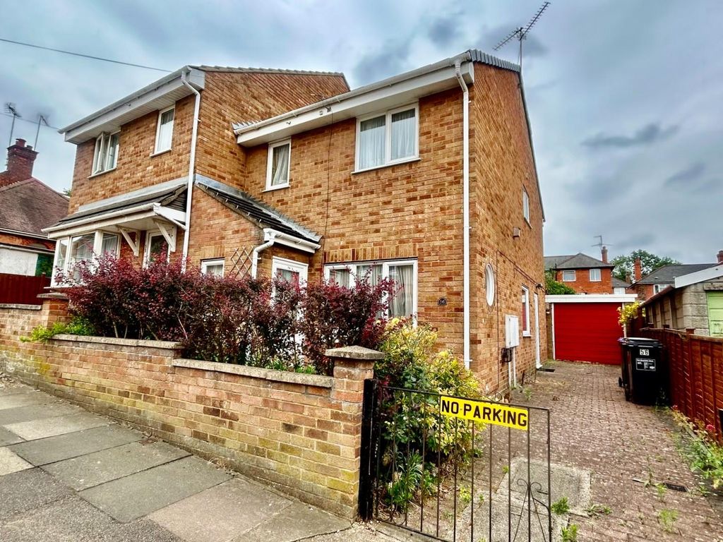 3 bed semidetached house for sale in Norton Road, Kingsthorpe