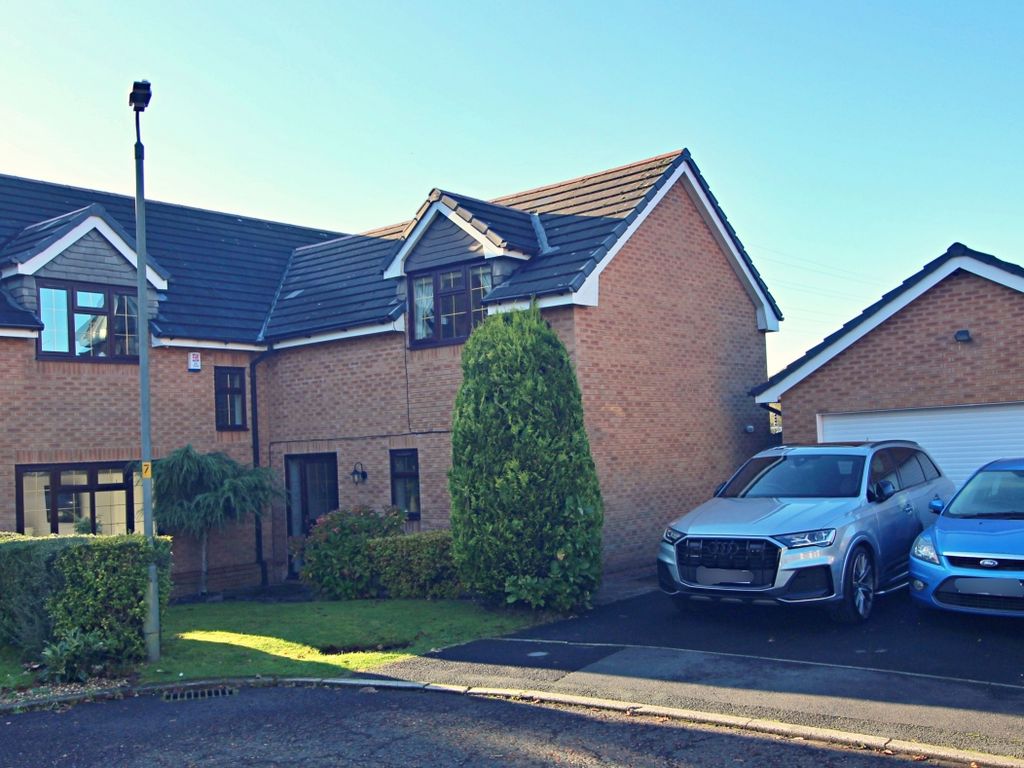5 bed detached house for sale in Holmeswood Park, Rawtenstall