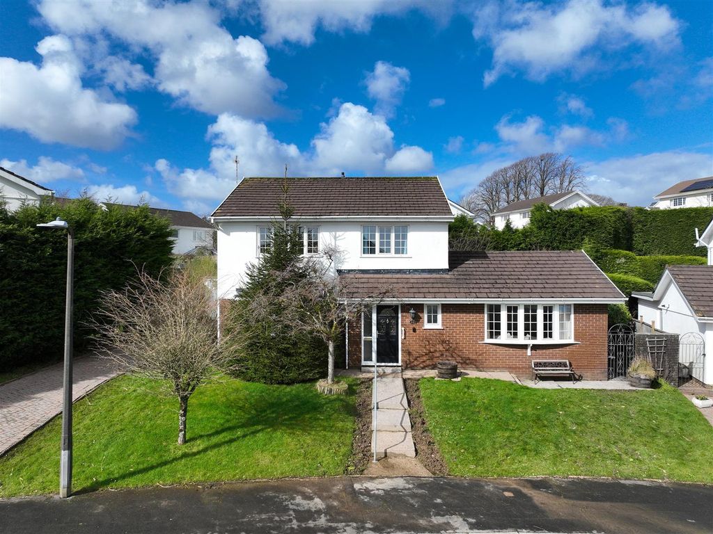 4 bed detached house for sale in St. Andrews Close, Mayals, Swansea SA3