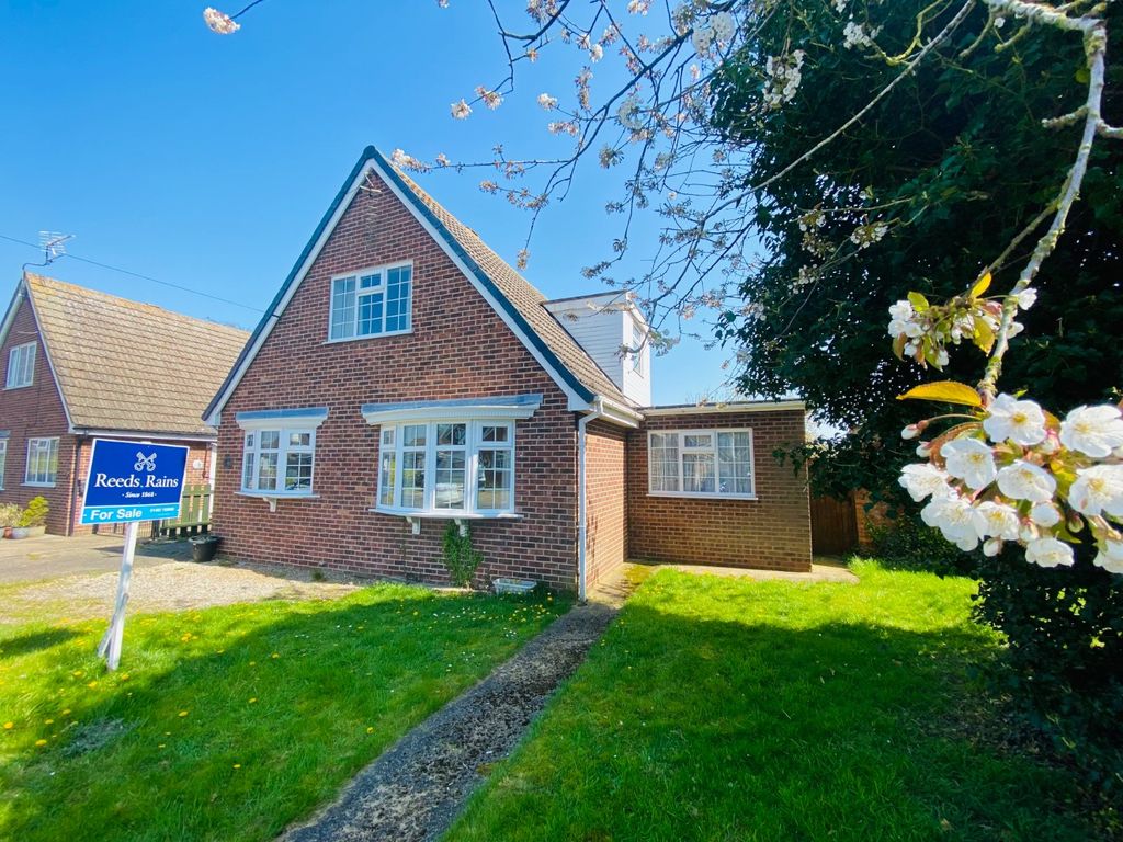 3 bed bungalow for sale in Chestnut Garth, Burton Pidsea, Hull, East