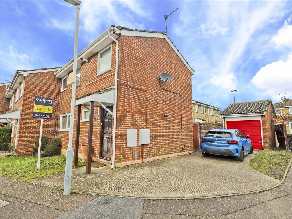 3 bed end terrace house for sale in Aylsham Drive, Ickenham UB10 Zoopla